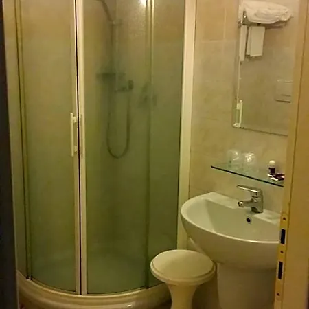 Otel Cavour 2*