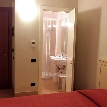 Otel Cavour 2*