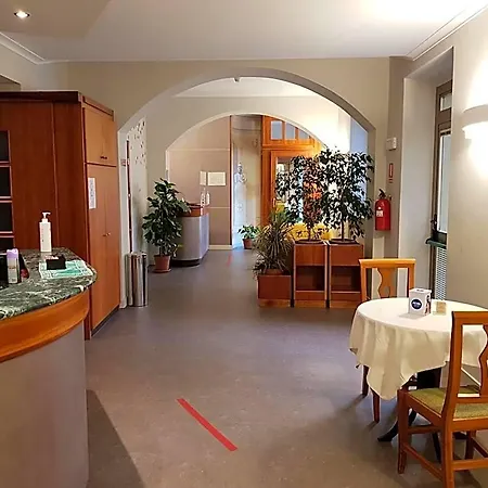 Cavour Otel 2*