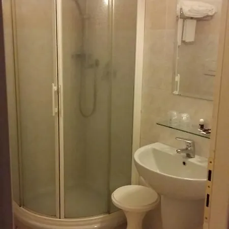 Cavour Otel