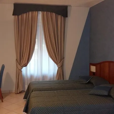 فندق Cavour آستي