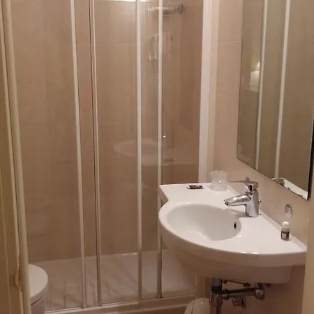 Otel Cavour 2*