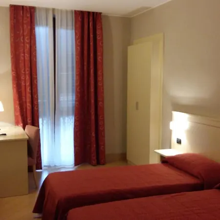 Cavour Otel 2*